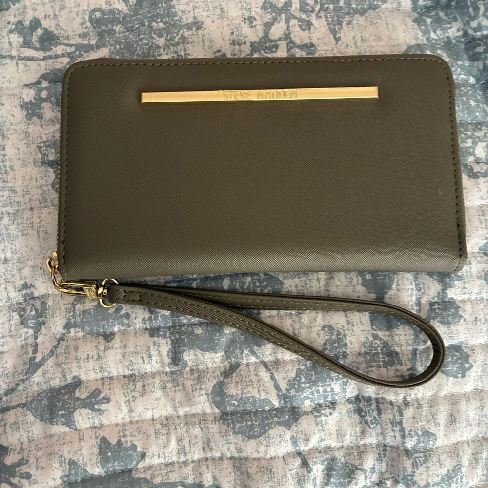 Steve Madden Olive Wristlet with Gold Bar